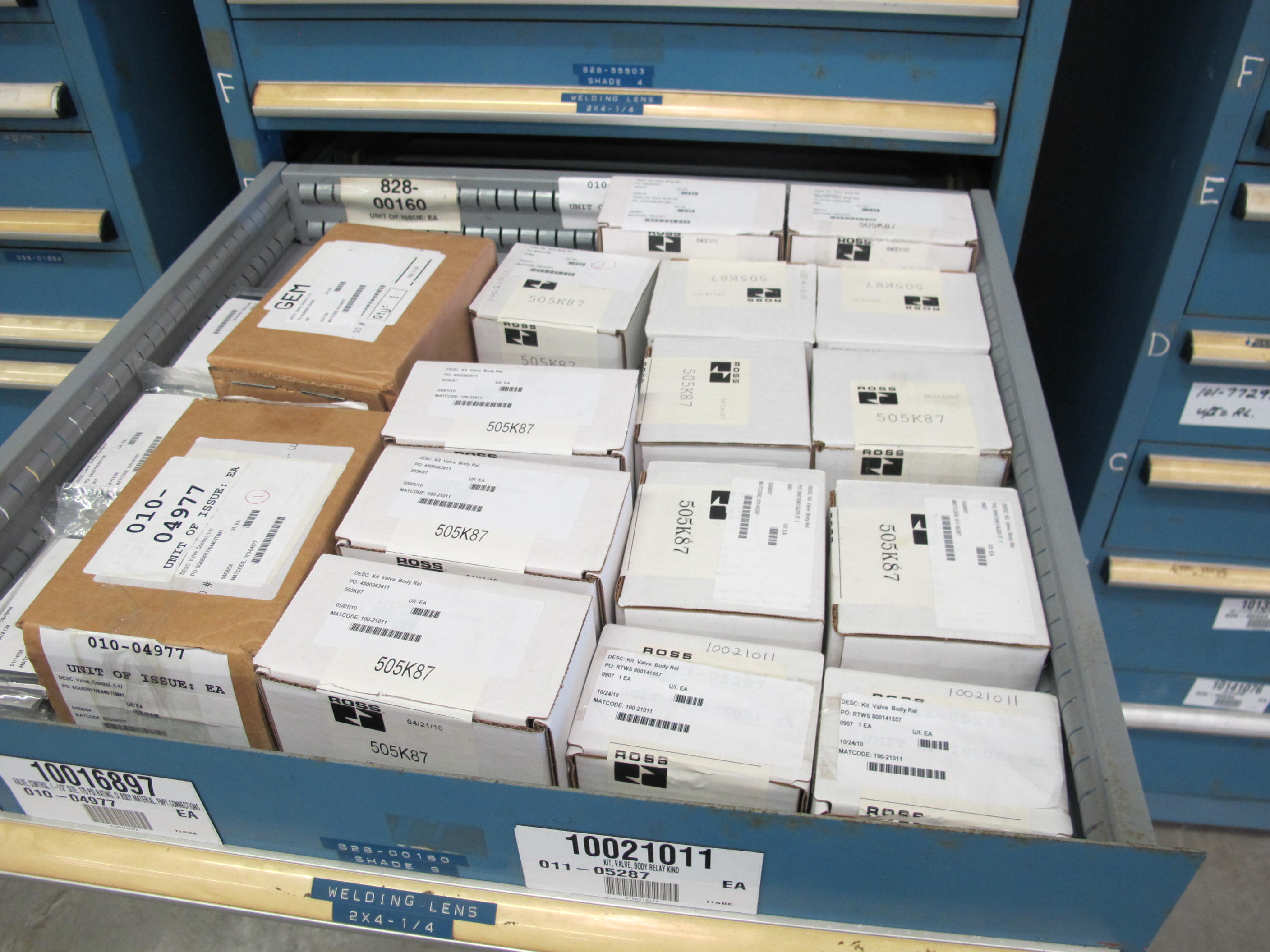 LISTA HEAVY DUTY 10-DRAWER PARTS CABINET W/ CONTENTS (W-44) LOADING & HANDLING FEE $25-